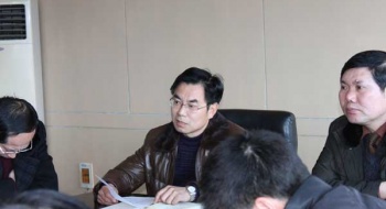 我校召开德育工作例会暨值班培训会议