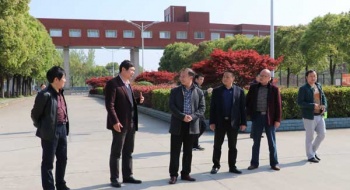 东宝中学与利川四中启动校际“结对帮扶”活动