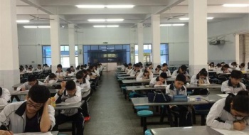 我校高二年级生物竞赛初赛顺利举行