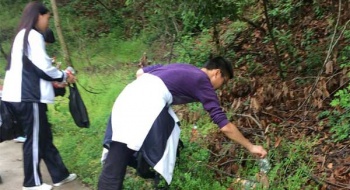 东宝中学高二义工在行动
