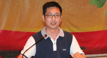 一年级召开期中总结表彰大会