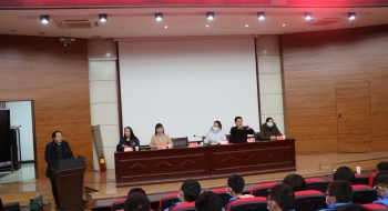 文化弥漫校园：东宝中学举办文化学术讲座