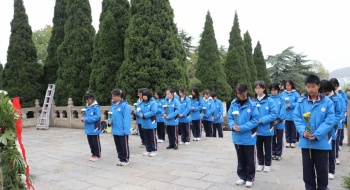 缅怀革命先烈  弘扬民族精神